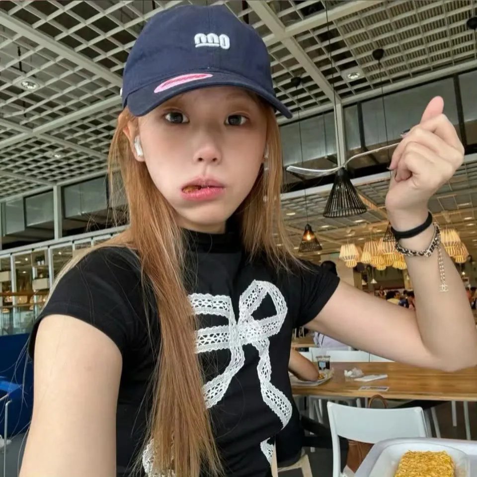 厄尔自助餐厅的女子天团